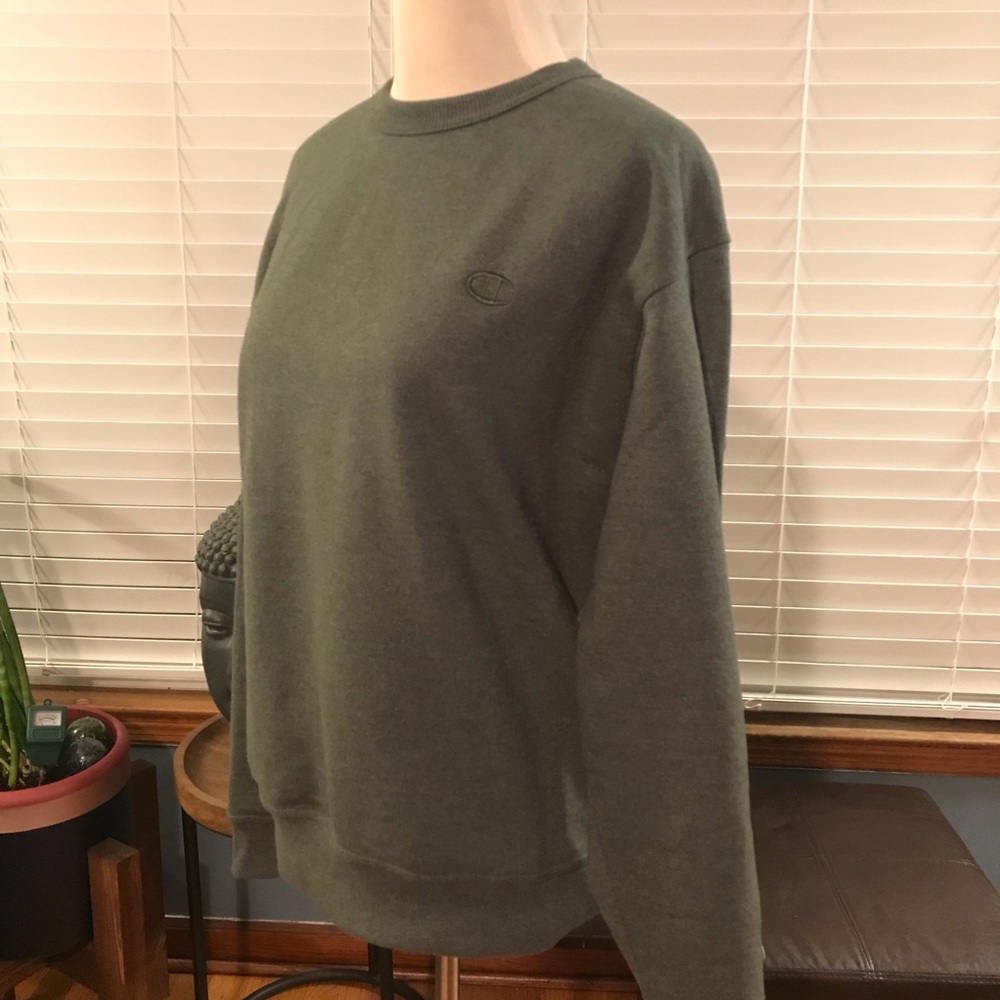Champion Crew Neck Sweatshirt- Men’s Medium green